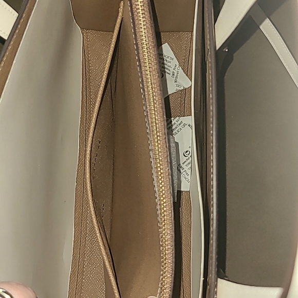 NWT CHALK Coach Charlie Debossed Sig C Leather 28 Carryall w/ dustbag - Picture 5 of 8